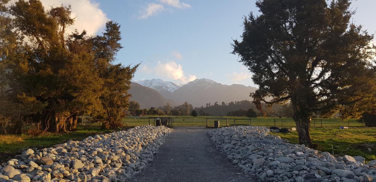 Cosy Cabin In The Paddocks - Breakfast Included Franz Josef Εξωτερικό φωτογραφία